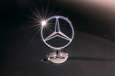 Die neue S-Klasse. Stuttgart, 2026.
Lackfarbe: MANUFAKTUR black sparkling
Exterieur: AMG Line
Interieur: MANUFAKTUR tiefweià / schwarz; Exklusiv-Paket
The new S-Class. Stuttgart, 2026.
Exterior colour: MANUFAKTUR black sparkling
Exterior: AMG Line
Interior: MANUFAKTUR deep white/black; Exclusive Package