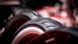 avon-witewall-cobra-tyres-01